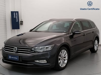 Volkswagen Passat Variant 2.0 TDI SCR EVO DSG Business del 2021 usata a Busto Arsizio