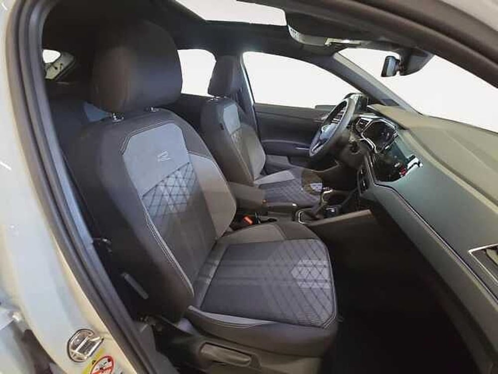 Volkswagen Taigo nuova a Lecco (12)