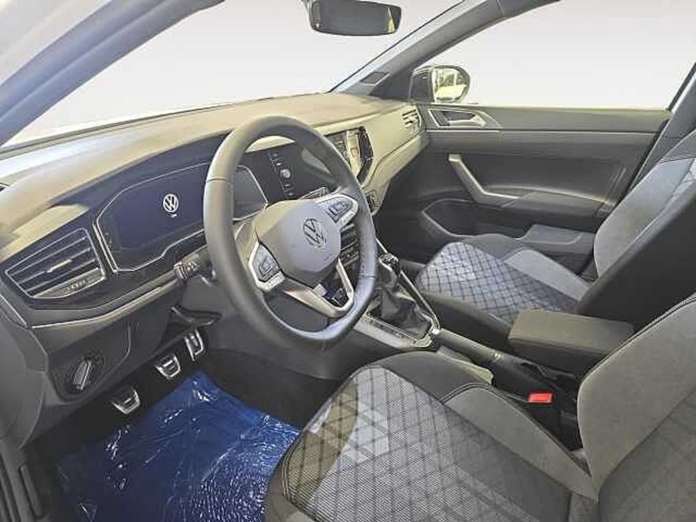Volkswagen Taigo nuova a Lecco (15)
