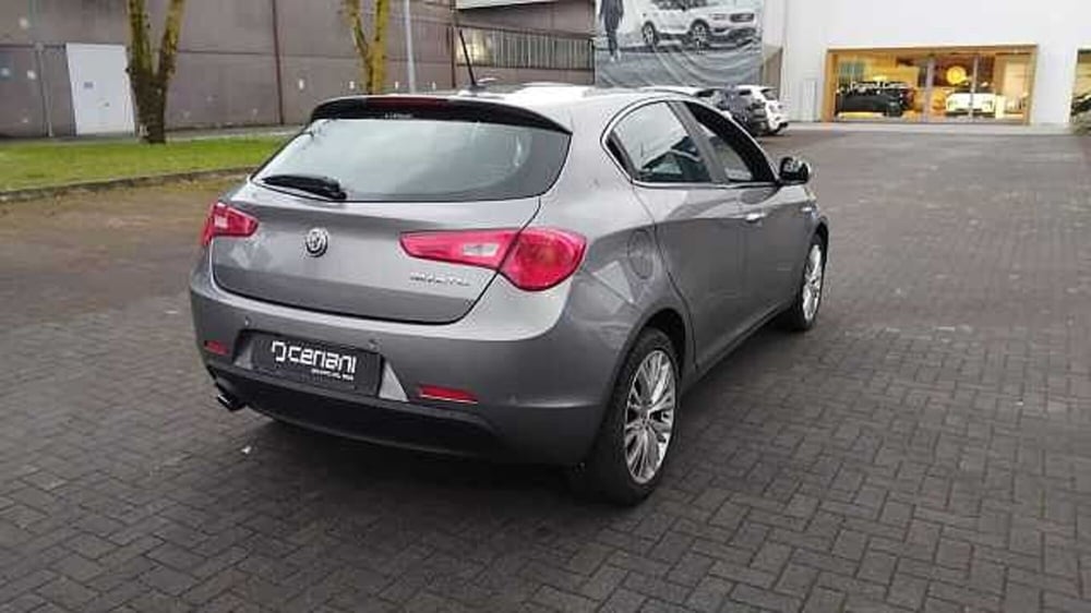 Alfa Romeo Giulietta usata a Milano (5)