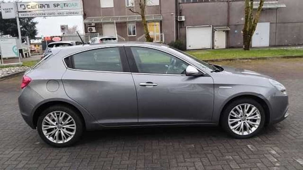 Alfa Romeo Giulietta usata a Milano (6)