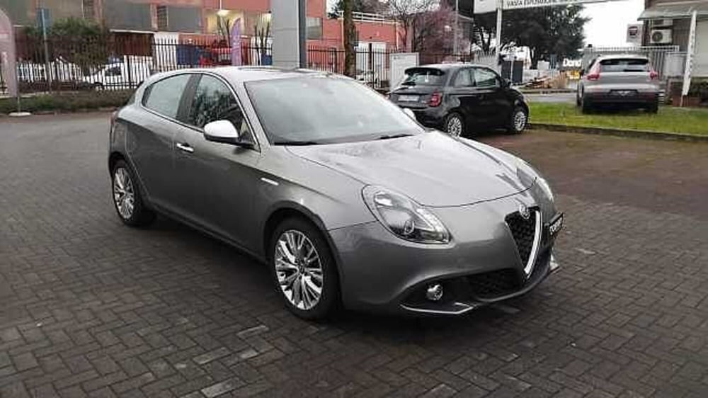 Alfa Romeo Giulietta usata a Milano (7)