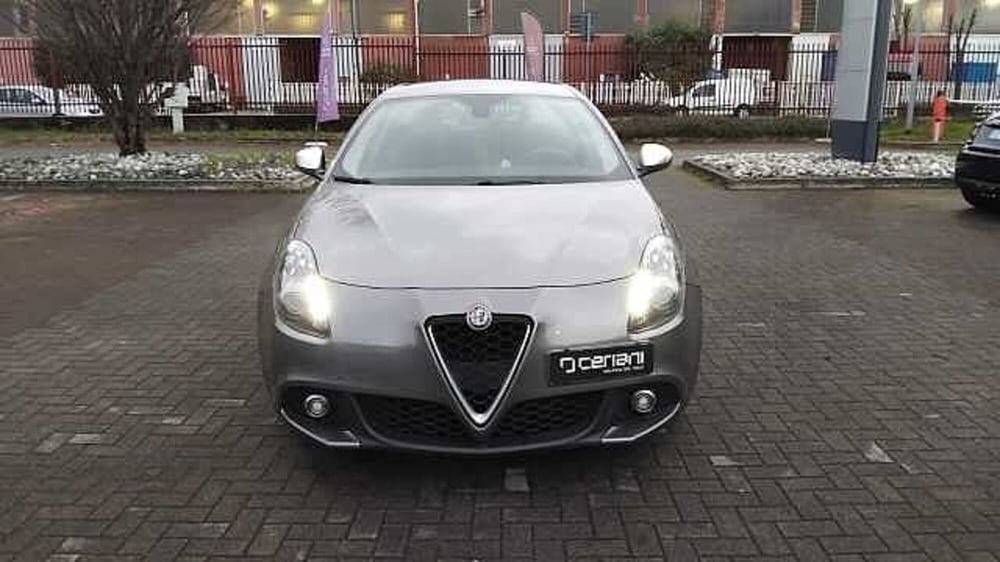 Alfa Romeo Giulietta usata a Milano (8)