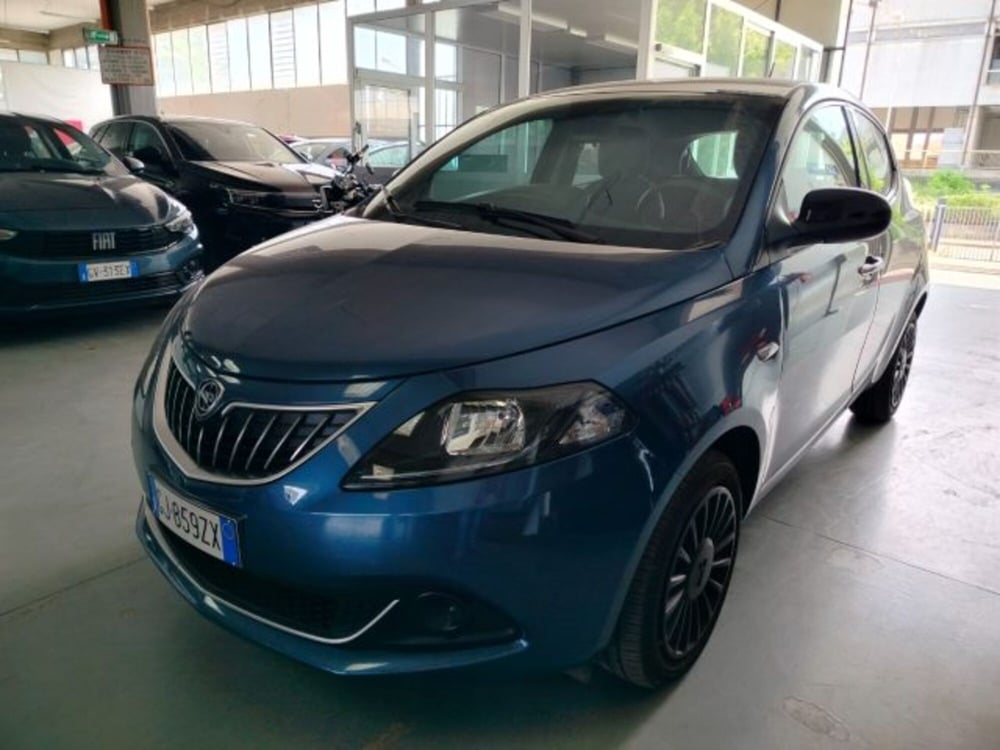 Lancia Ypsilon usata a Forlì-Cesena