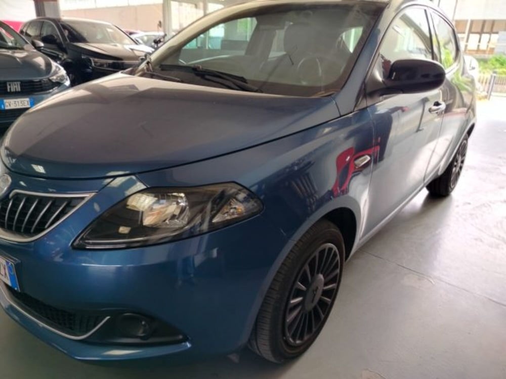Lancia Ypsilon usata a Forlì-Cesena (12)