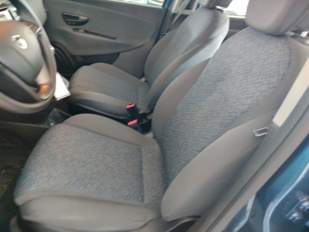 Lancia Ypsilon usata a Forlì-Cesena (15)
