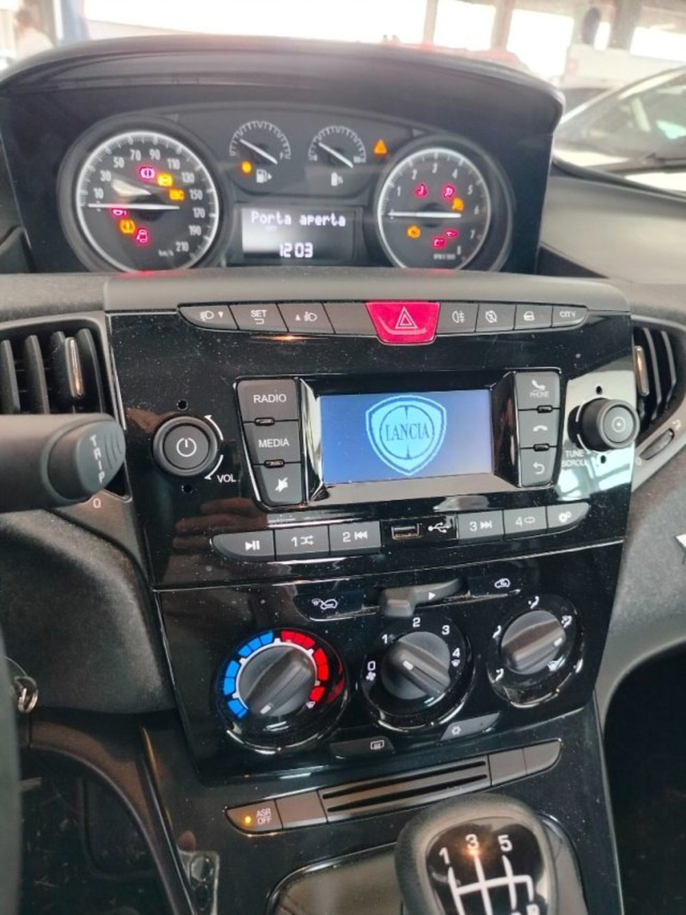 Lancia Ypsilon usata a Forlì-Cesena (19)
