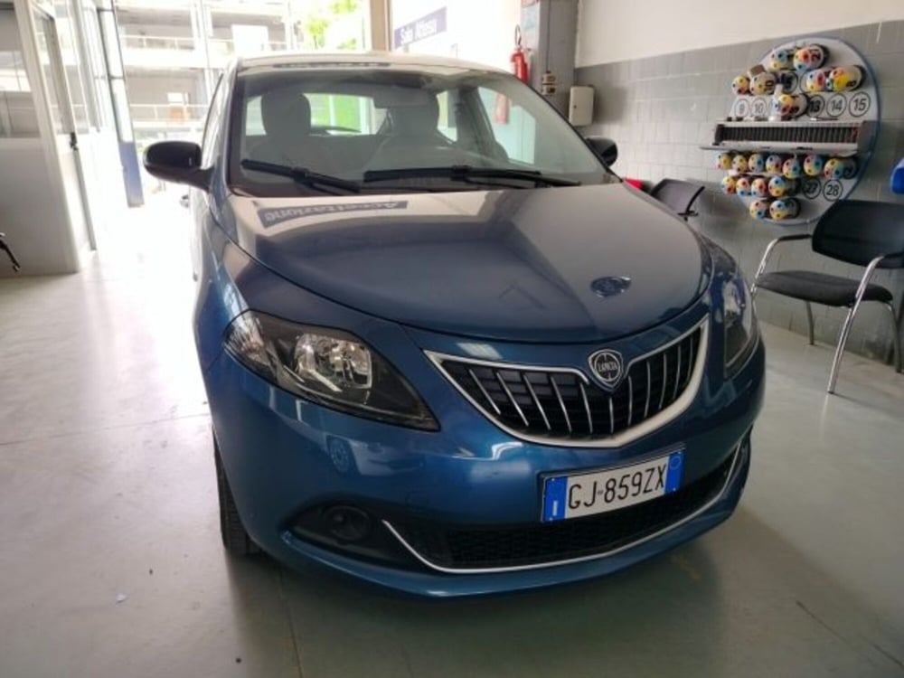 Lancia Ypsilon usata a Forlì-Cesena (4)