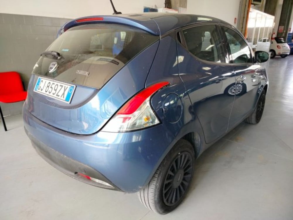 Lancia Ypsilon usata a Forlì-Cesena (7)