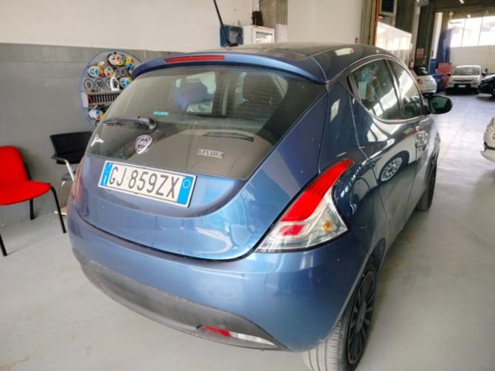Lancia Ypsilon usata a Forlì-Cesena (8)