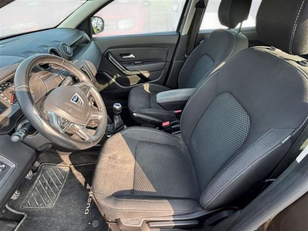 Dacia Duster usata a Livorno (10)