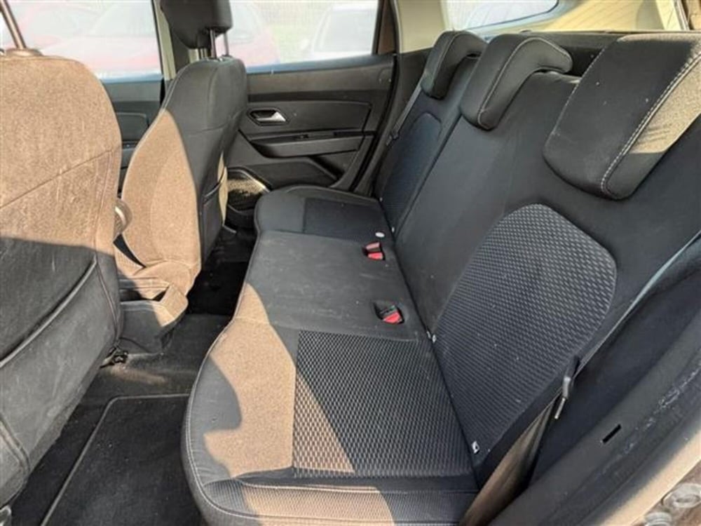 Dacia Duster usata a Livorno (15)