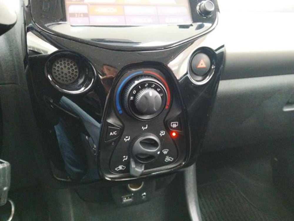 Peugeot 108 usata a Como (15)