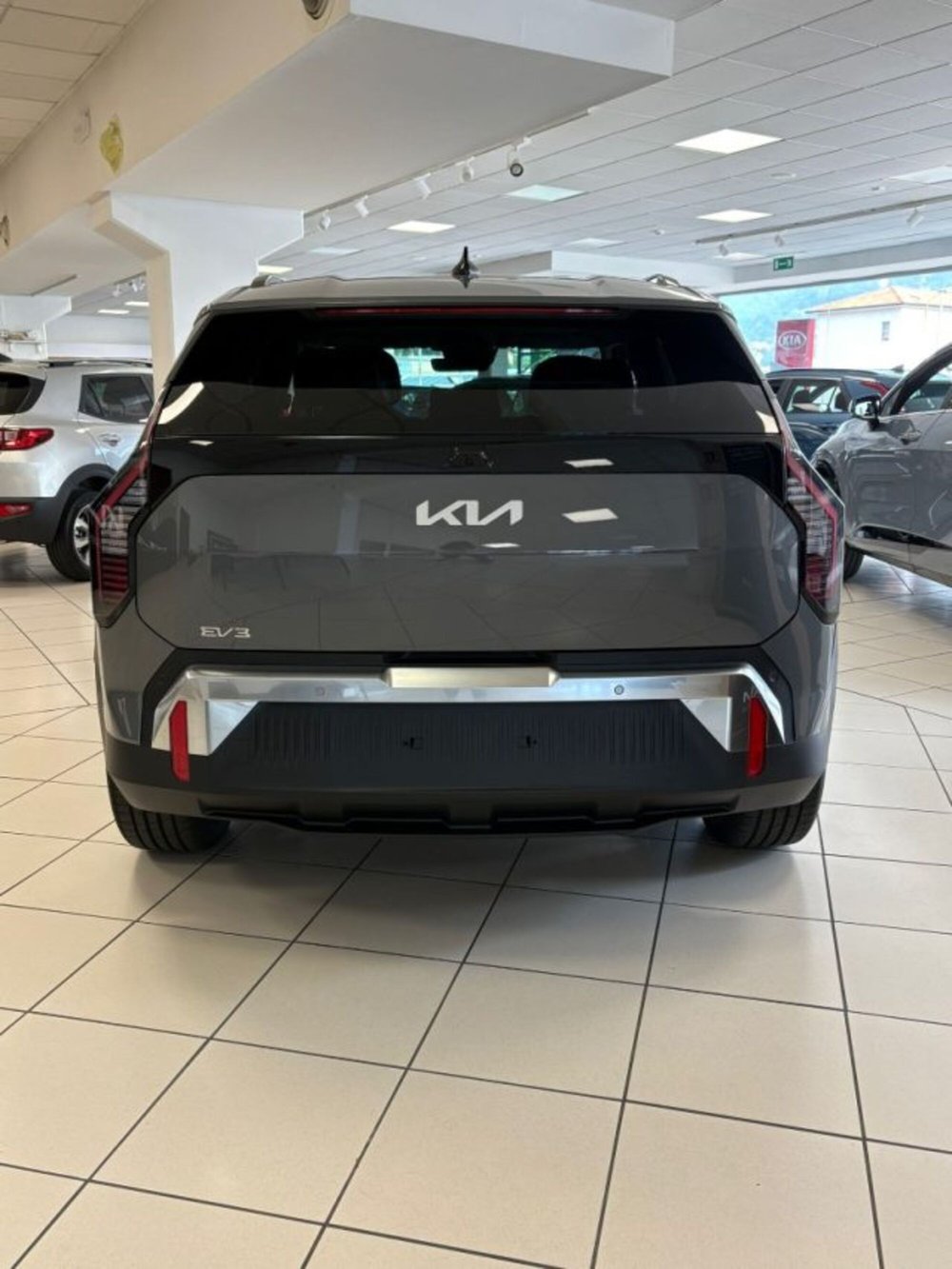 Kia EV3 nuova a Como (4)
