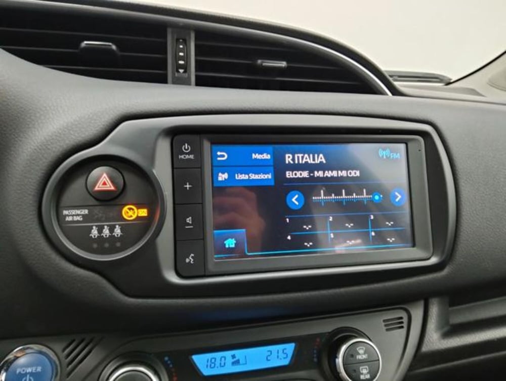 Toyota Yaris Cross usata a Como (12)