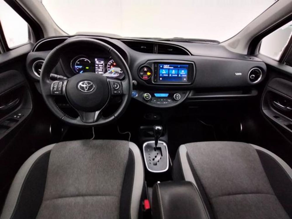 Toyota Yaris Cross usata a Como (4)