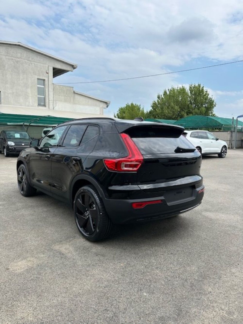 Volvo XC40 nuova a Novara (10)