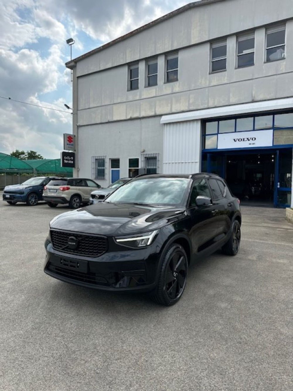 Volvo XC40 nuova a Novara (2)