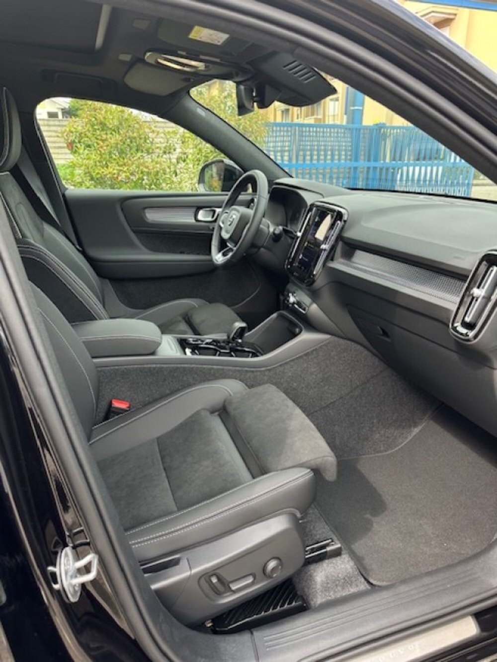 Volvo XC40 nuova a Novara (6)