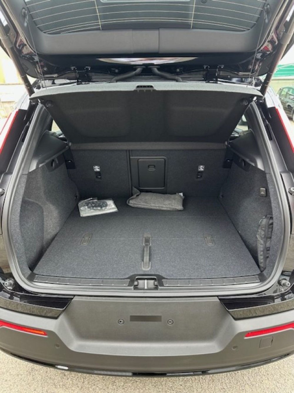 Volvo XC40 nuova a Novara (8)
