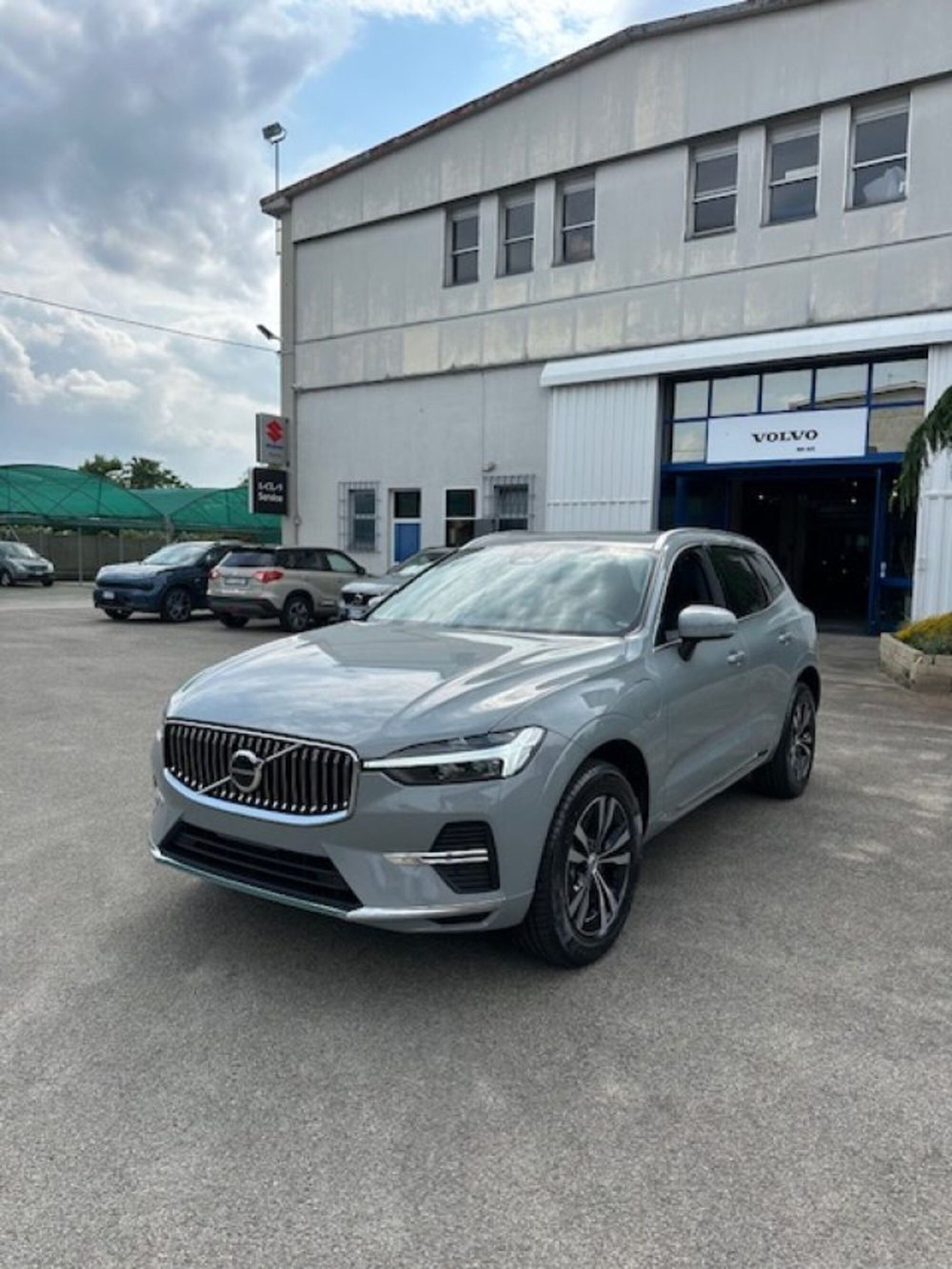 Volvo XC60 nuova a Novara (2)