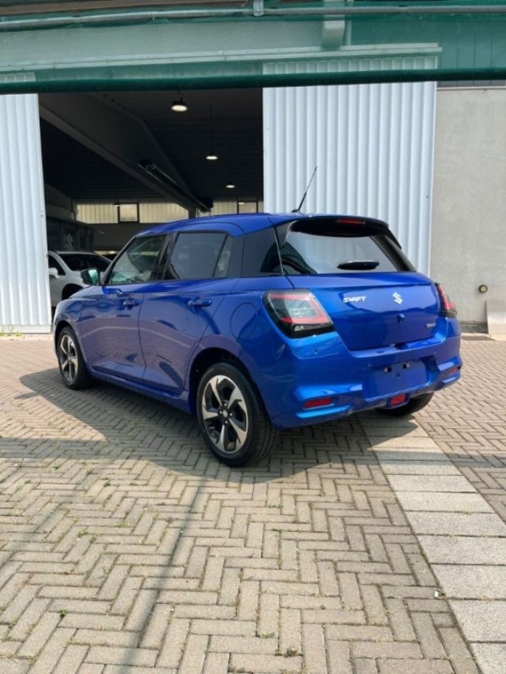 Suzuki Swift nuova a Novara (5)