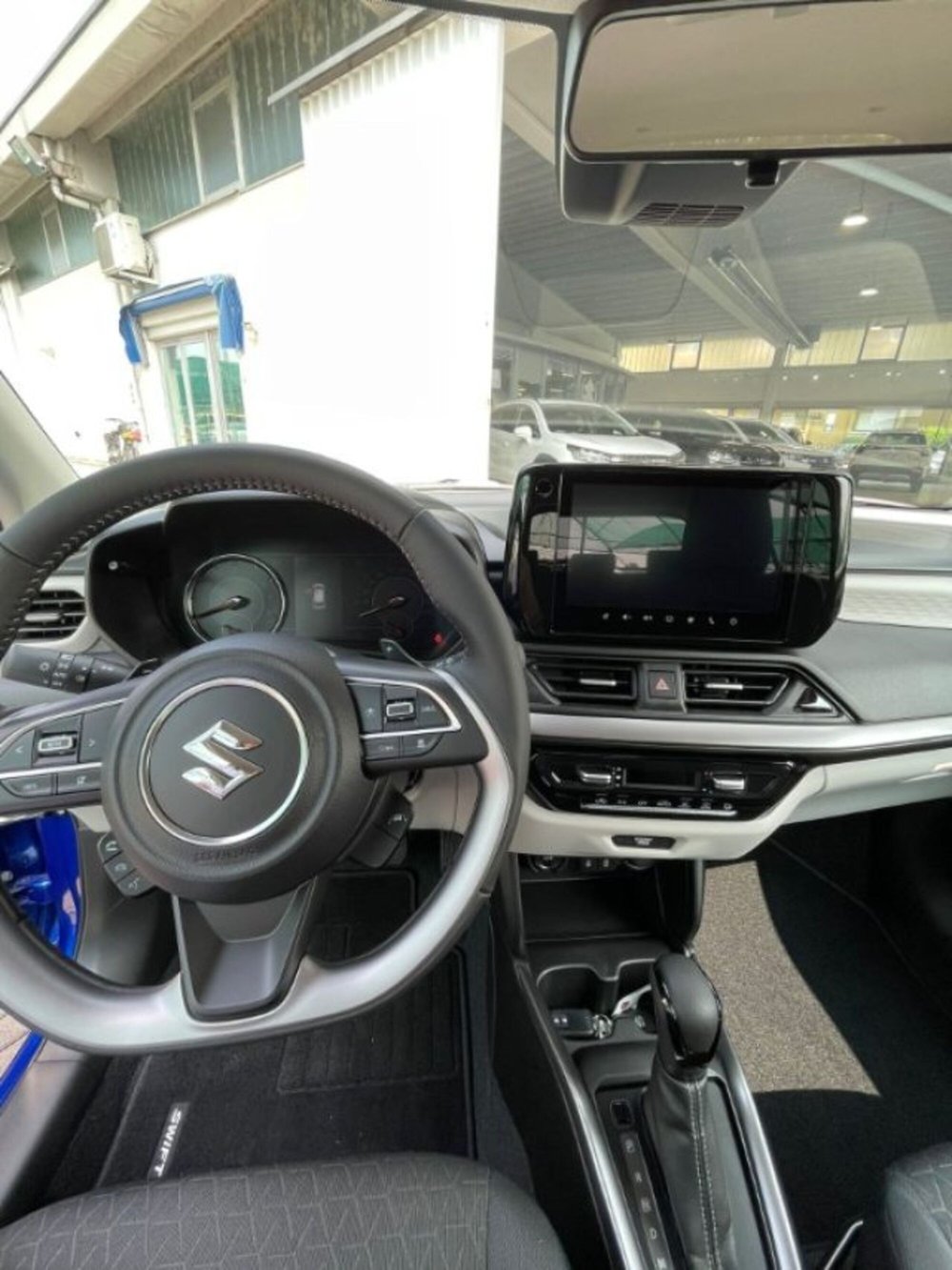 Suzuki Swift nuova a Novara (8)