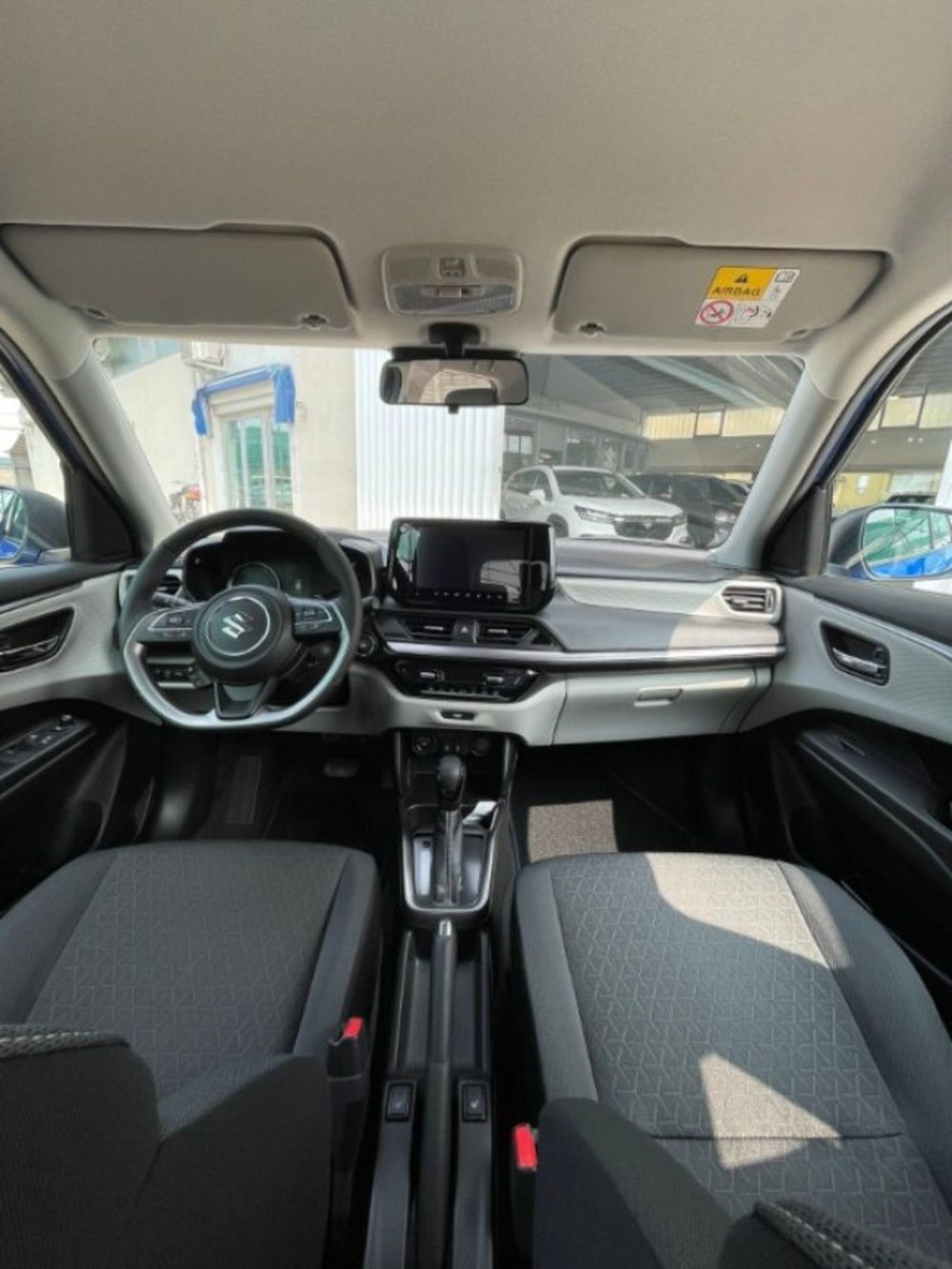 Suzuki Swift nuova a Novara (9)