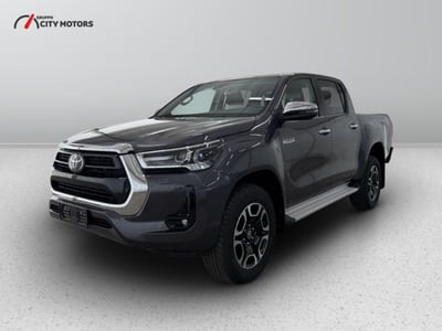 Toyota Hilux 2.d-4d double cab Executive auto nuova a Monza