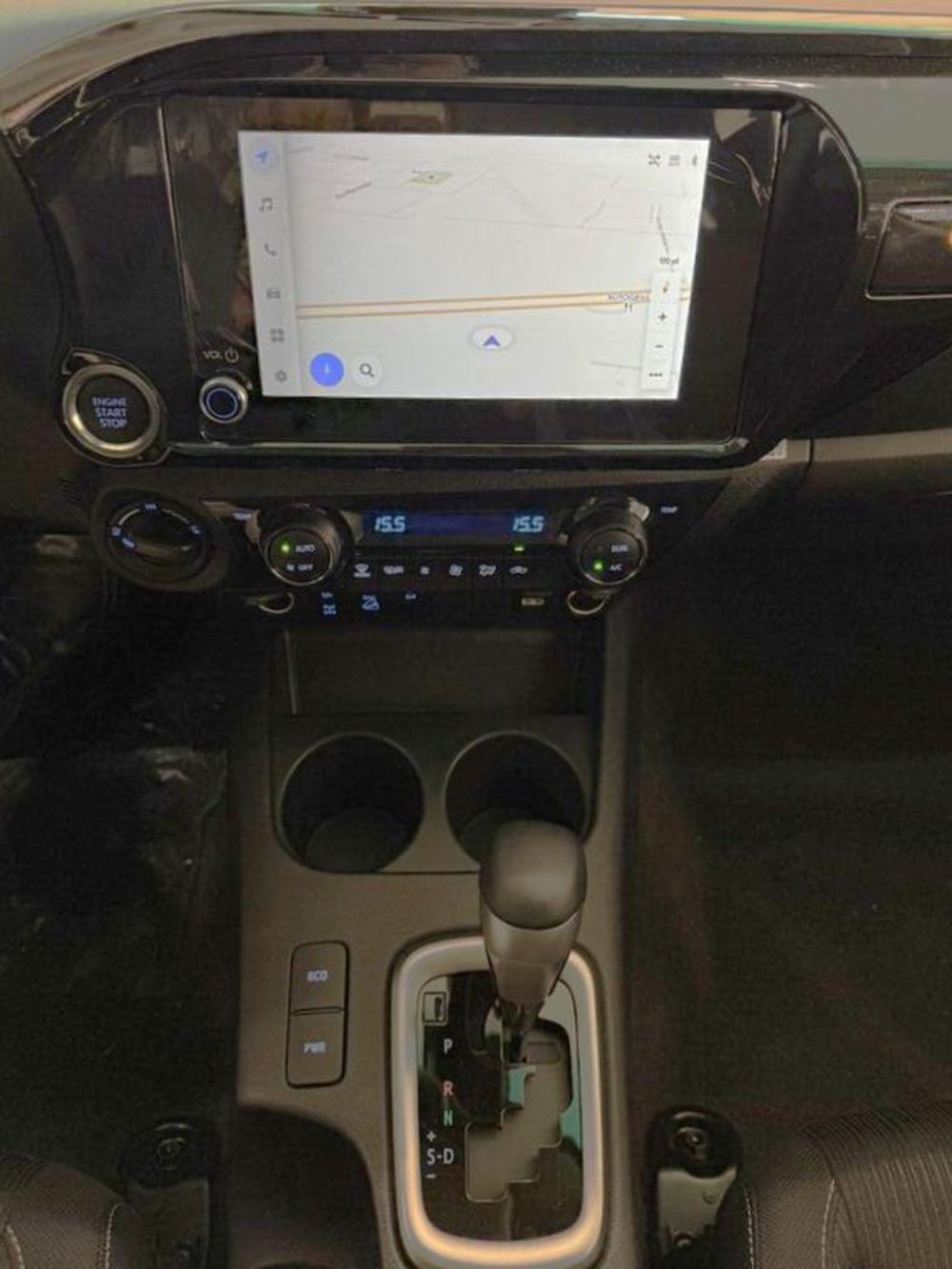 Toyota Hilux nuova a Monza e Brianza (13)