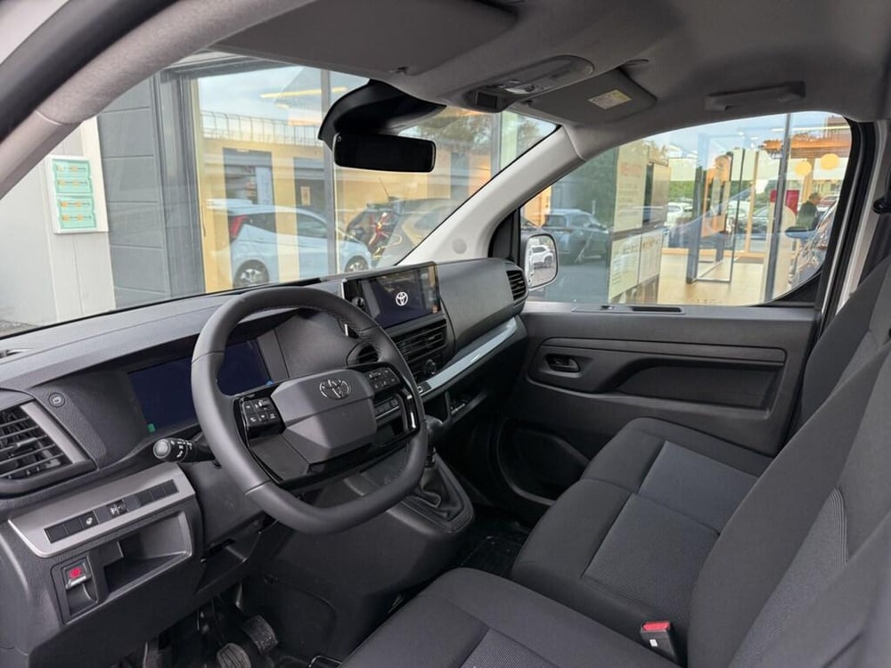 Toyota Proace nuova a Monza e Brianza (10)