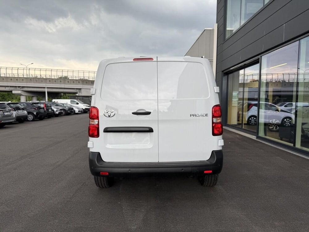 Toyota Proace nuova a Monza e Brianza (5)