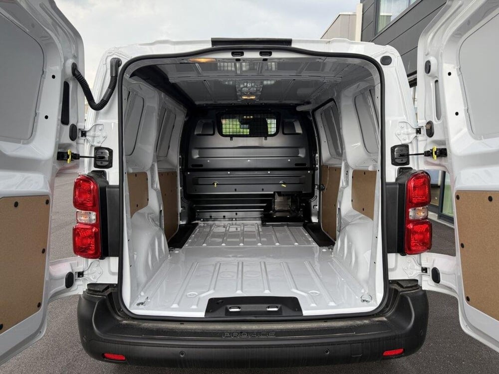 Toyota Proace nuova a Monza e Brianza (7)