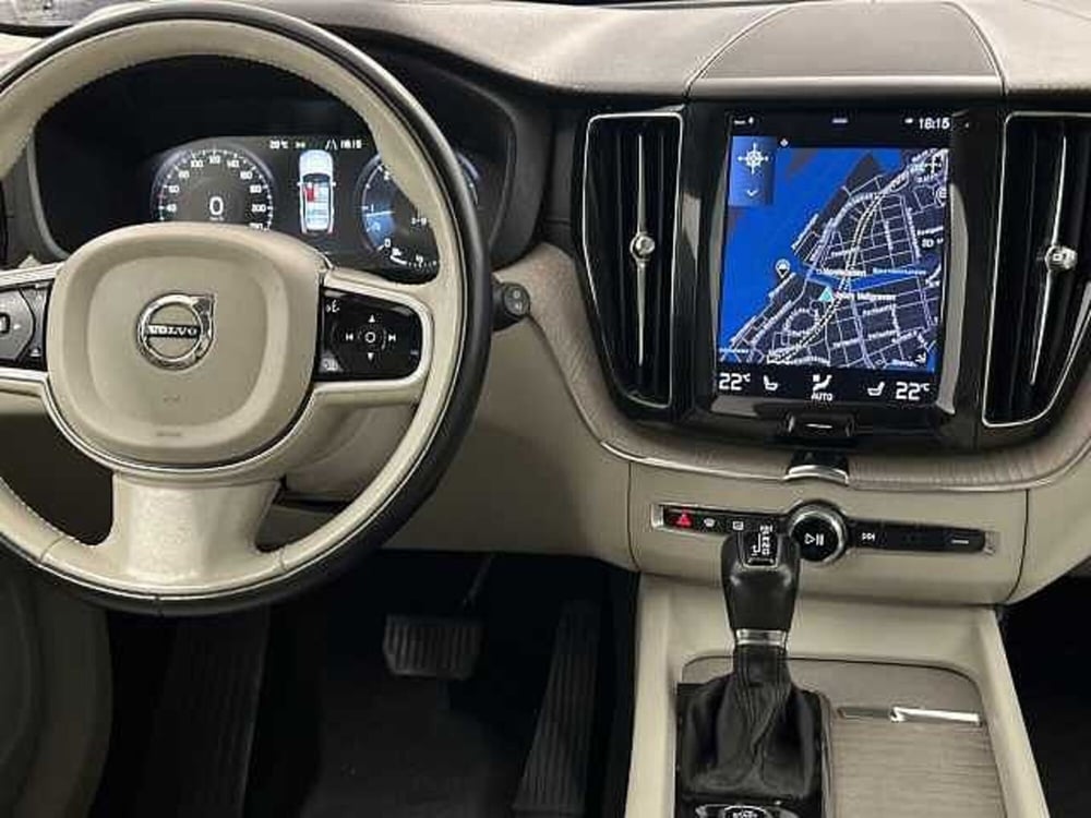 Volvo XC60 usata a Macerata (8)