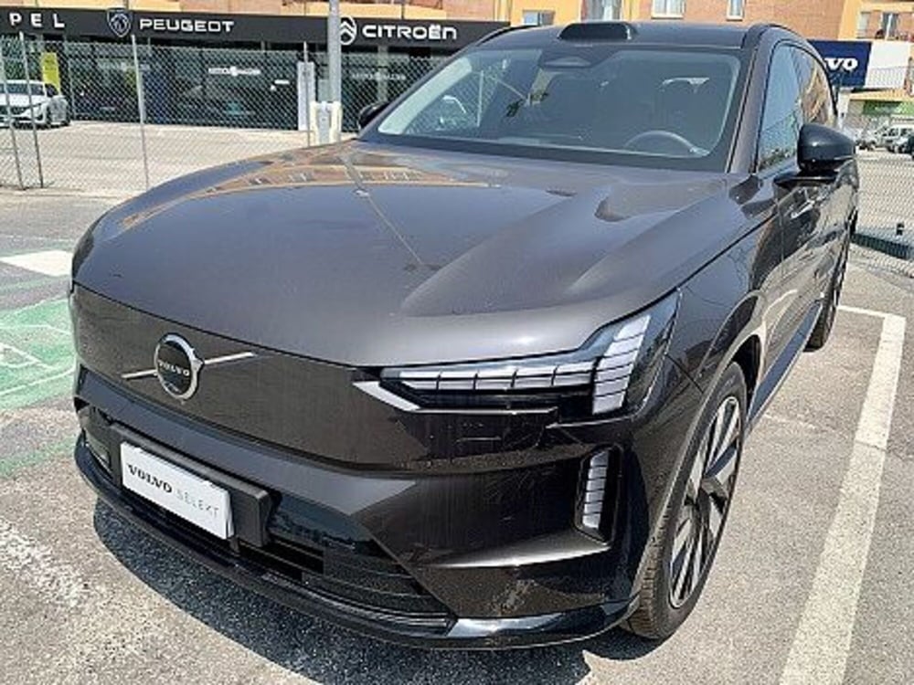 Volvo EX90 nuova a Macerata