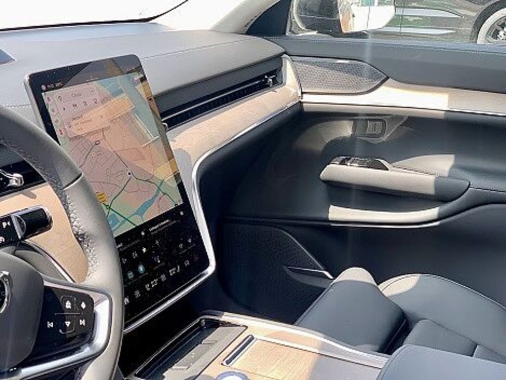 Volvo EX90 nuova a Macerata (10)