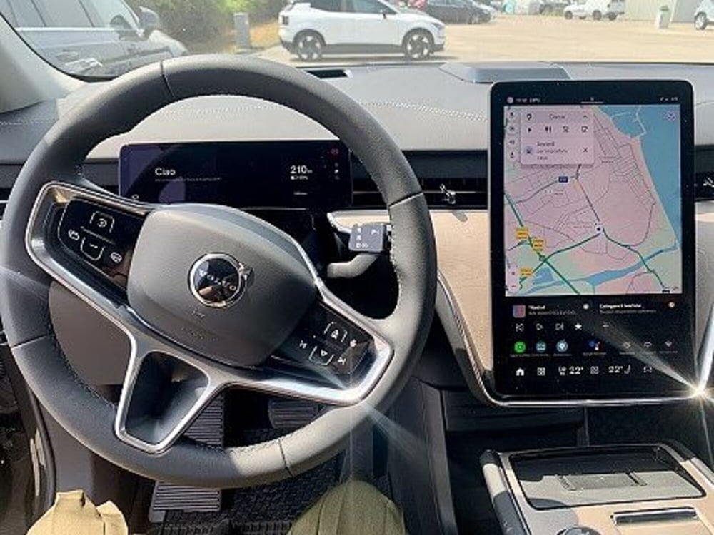 Volvo EX90 nuova a Macerata (11)