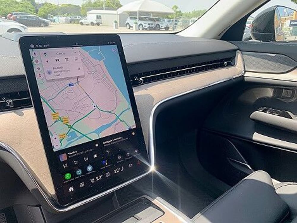 Volvo EX90 nuova a Macerata (12)