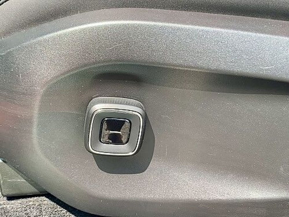 Volvo EX90 nuova a Macerata (16)