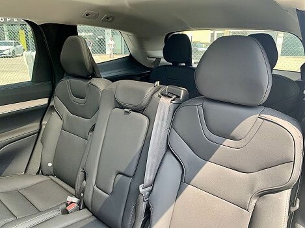 Volvo EX90 nuova a Macerata (17)