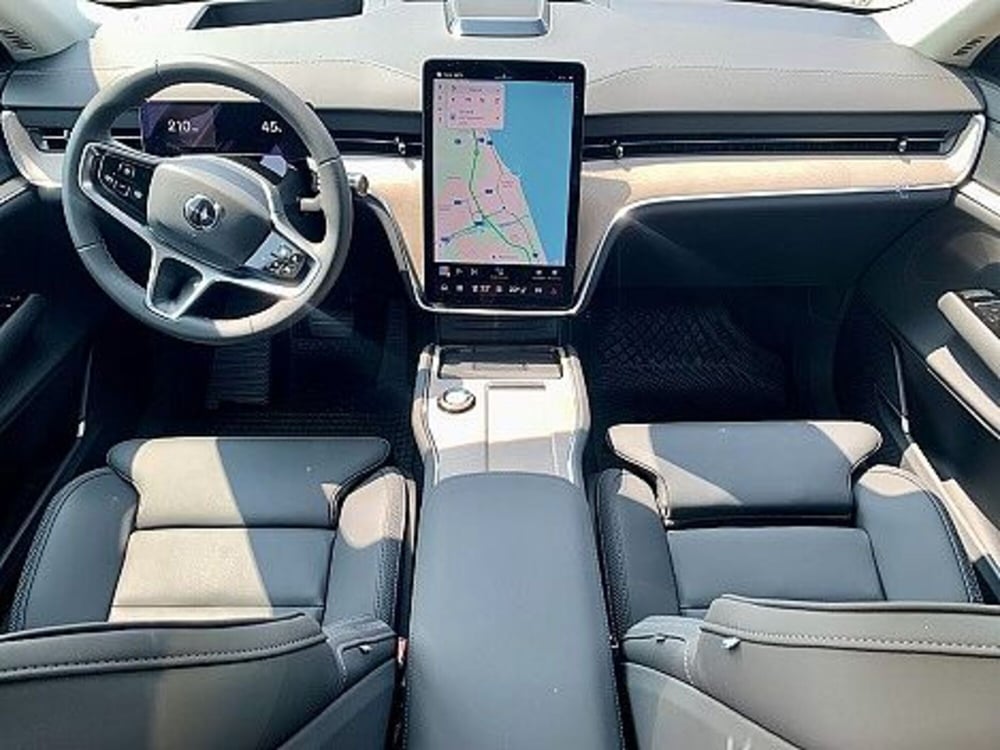 Volvo EX90 nuova a Macerata (18)