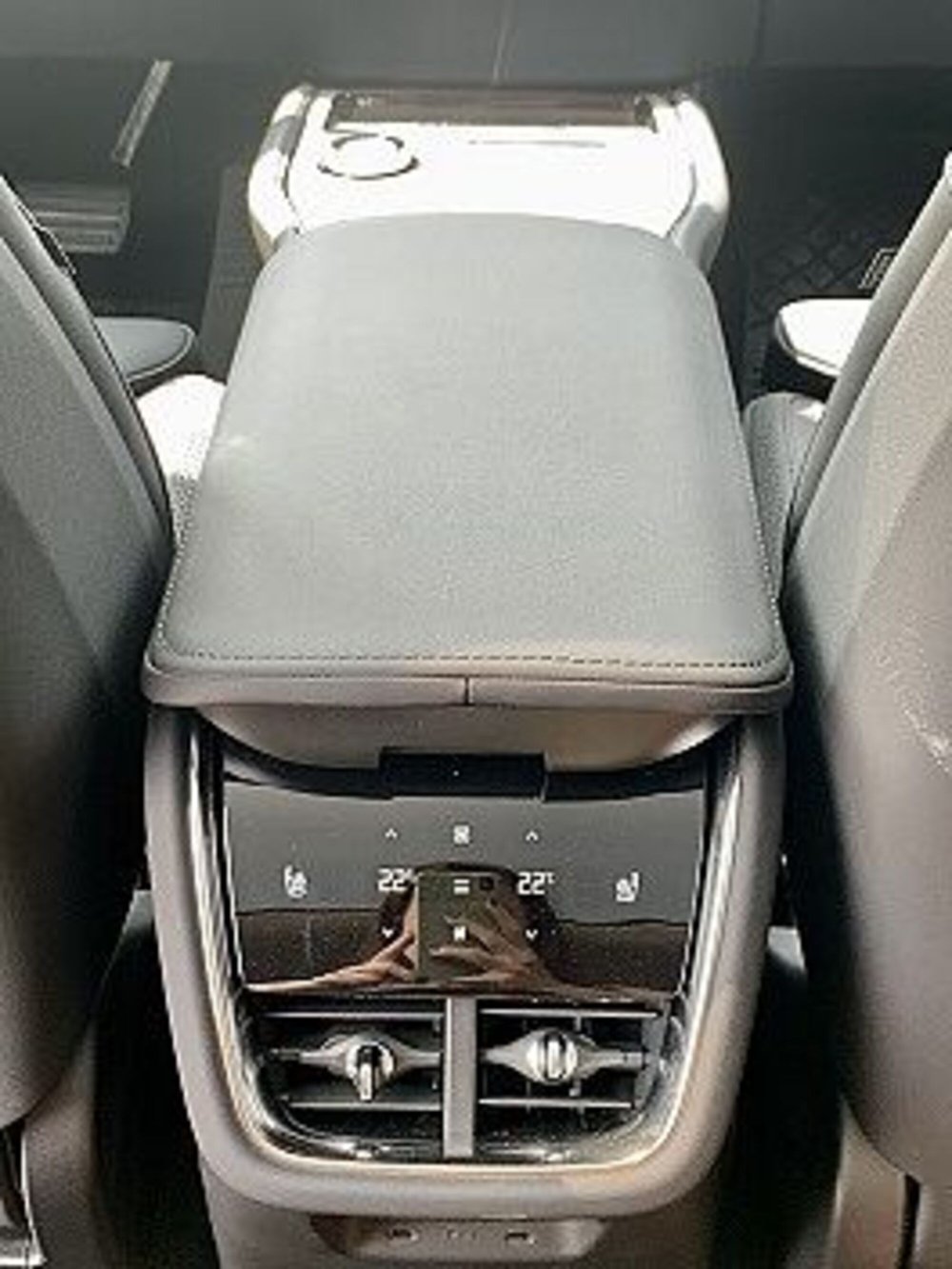 Volvo EX90 nuova a Macerata (20)