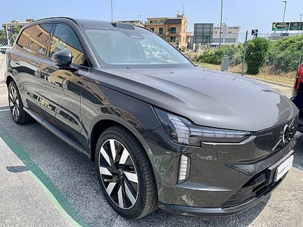 Volvo EX90 nuova a Macerata (5)