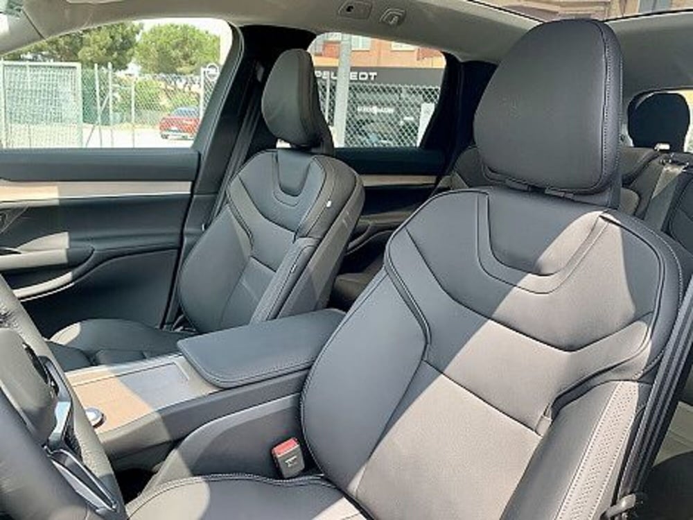 Volvo EX90 nuova a Macerata (8)
