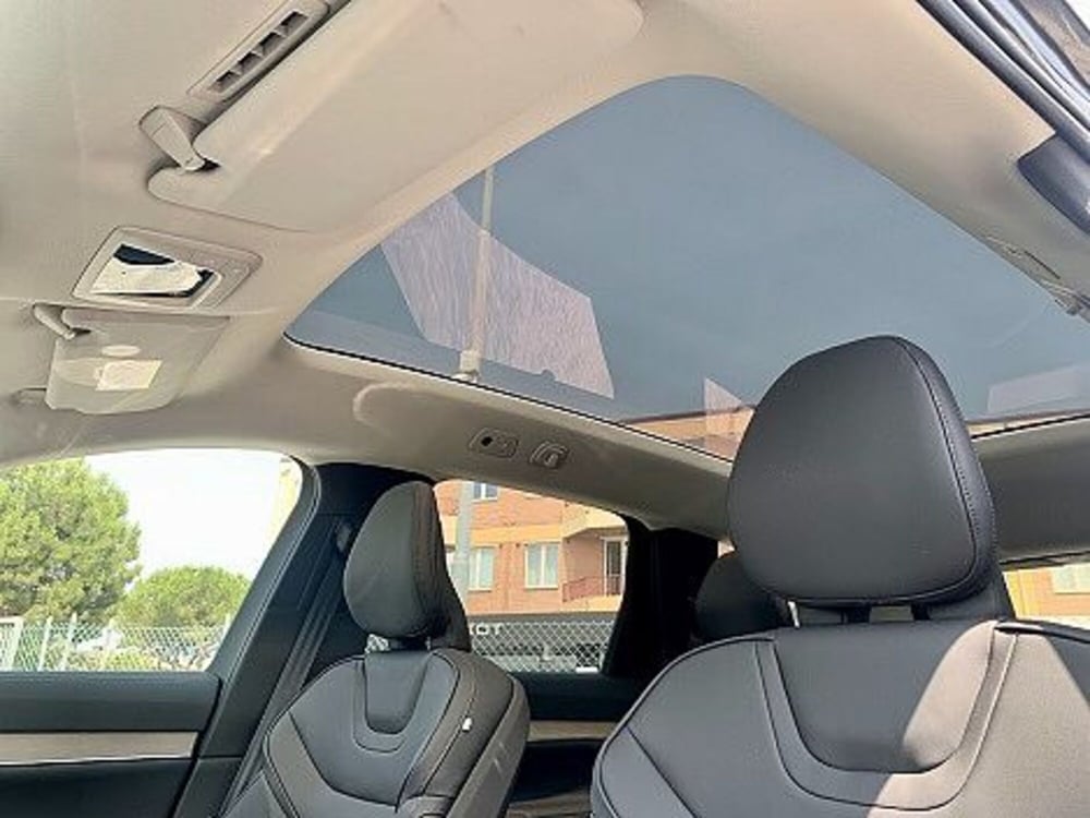 Volvo EX90 nuova a Macerata (9)