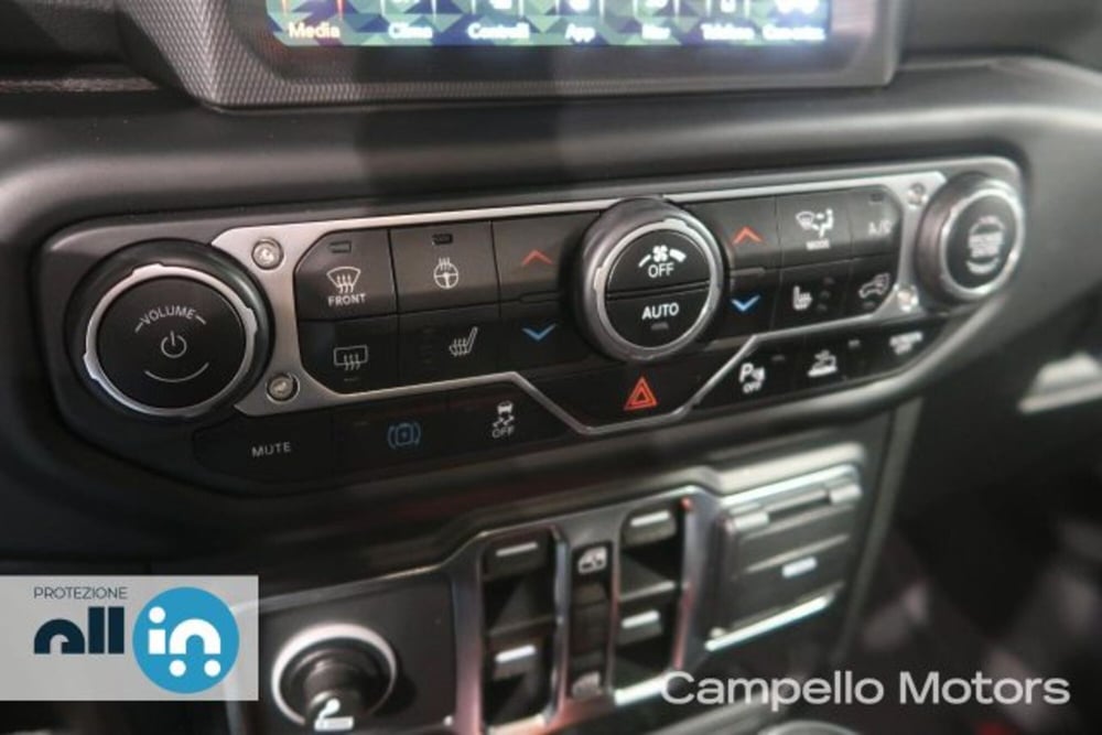 Jeep Wrangler Unlimited usata a Venezia (14)