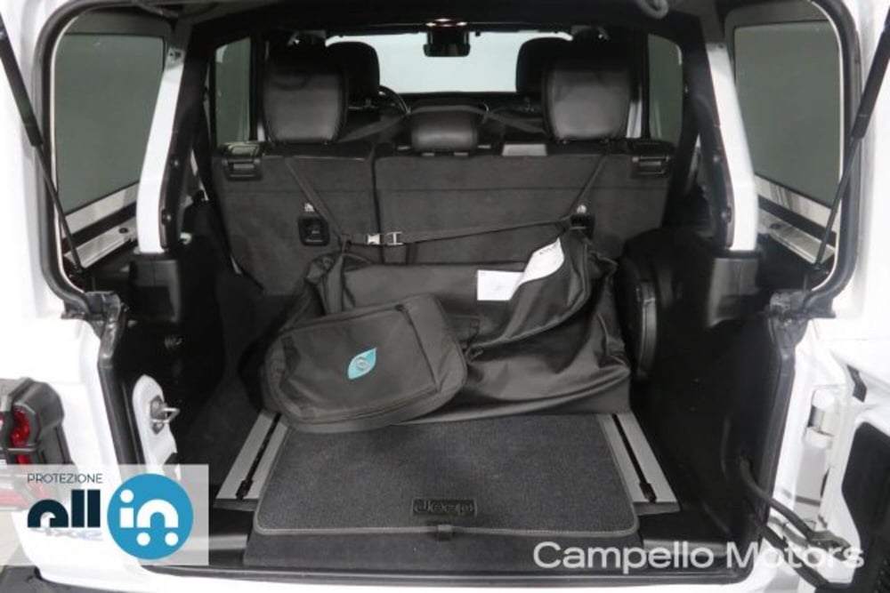 Jeep Wrangler Unlimited usata a Venezia (20)