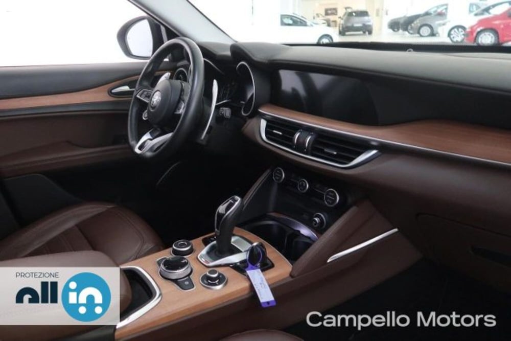 Alfa Romeo Stelvio usata a Venezia (14)