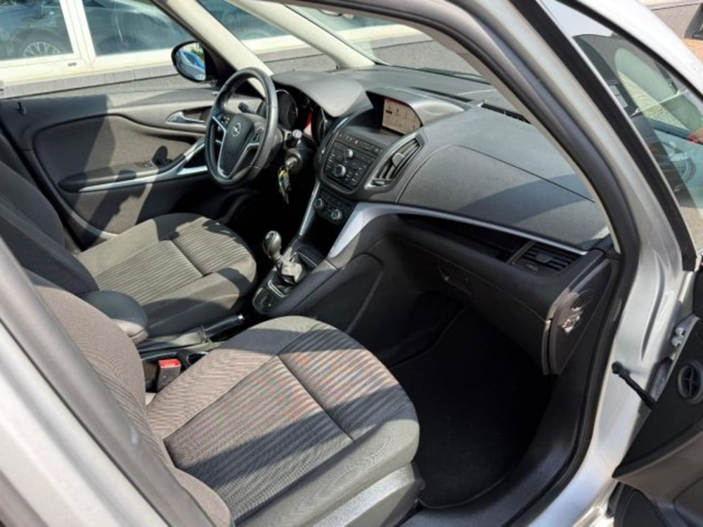 Opel Zafira Tourer usata a Bologna (12)