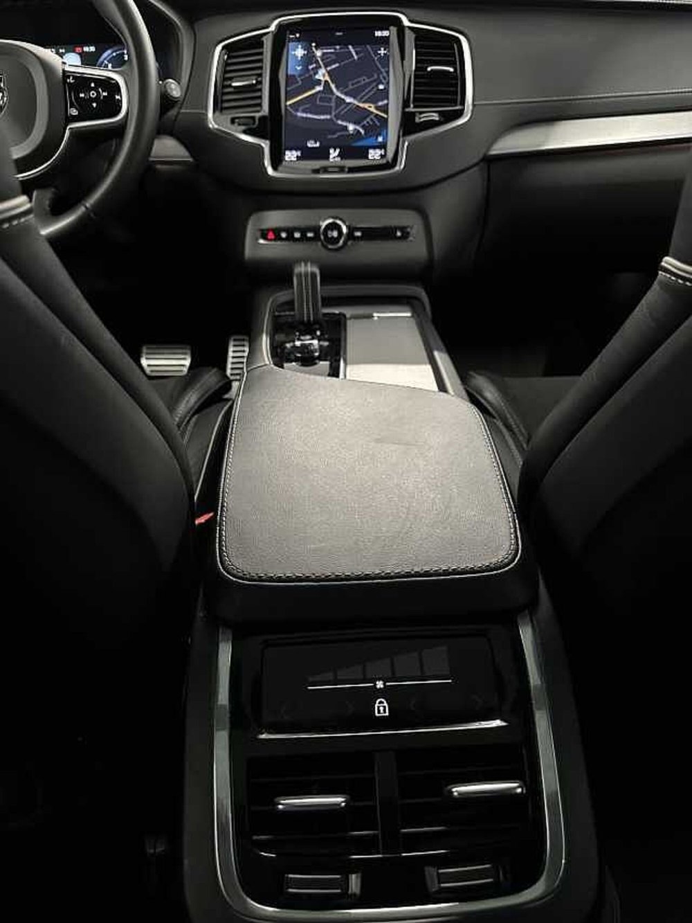 Volvo XC90 usata a Macerata (16)